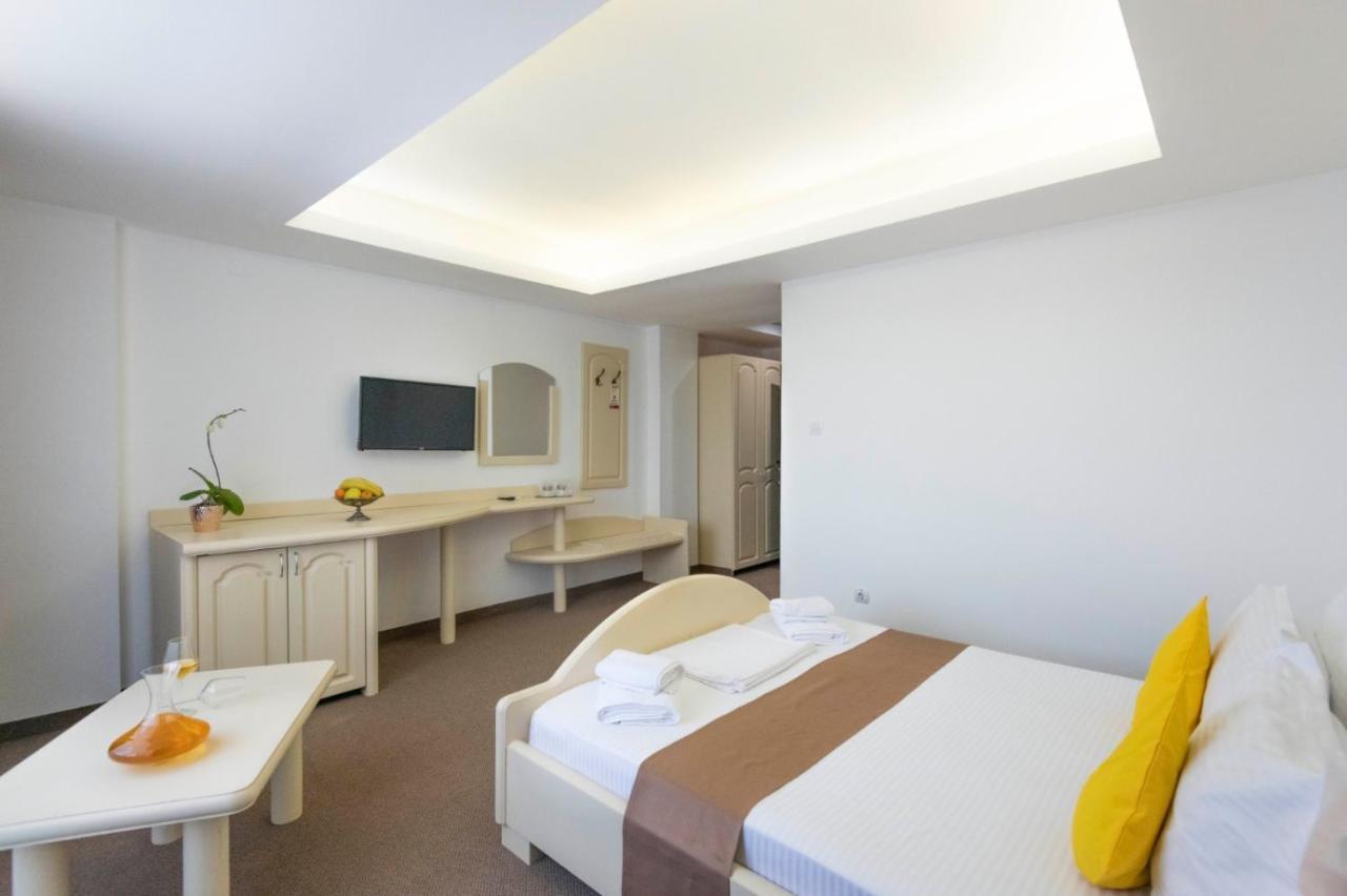 Hotel Randy Constanta Exterior photo